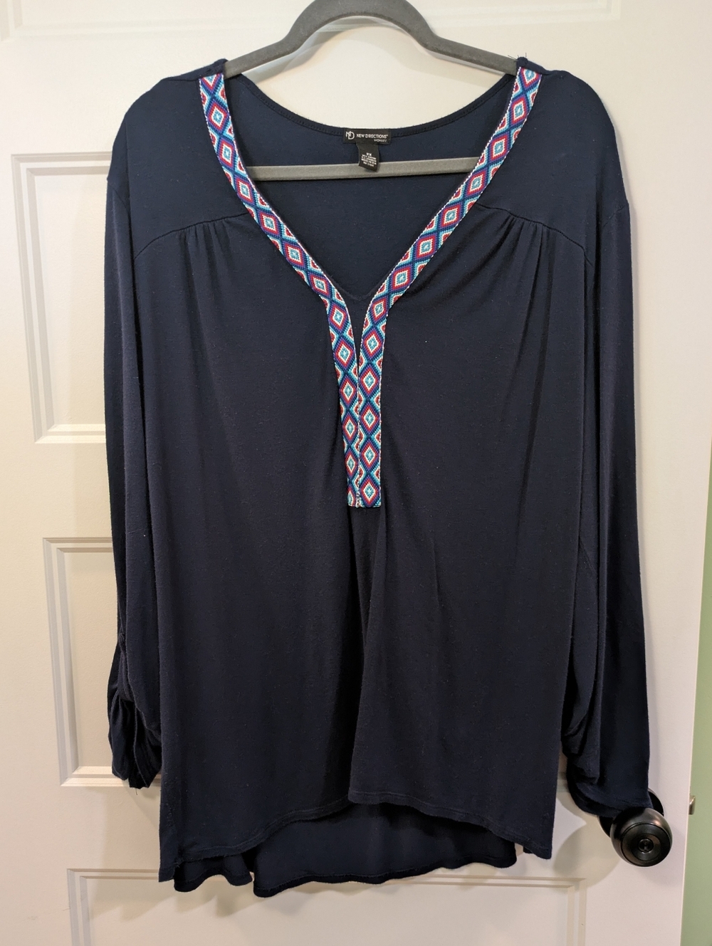 🔴 3/$15 new directions Navy Tunic with Pink Blue Embroidered V-Neck
